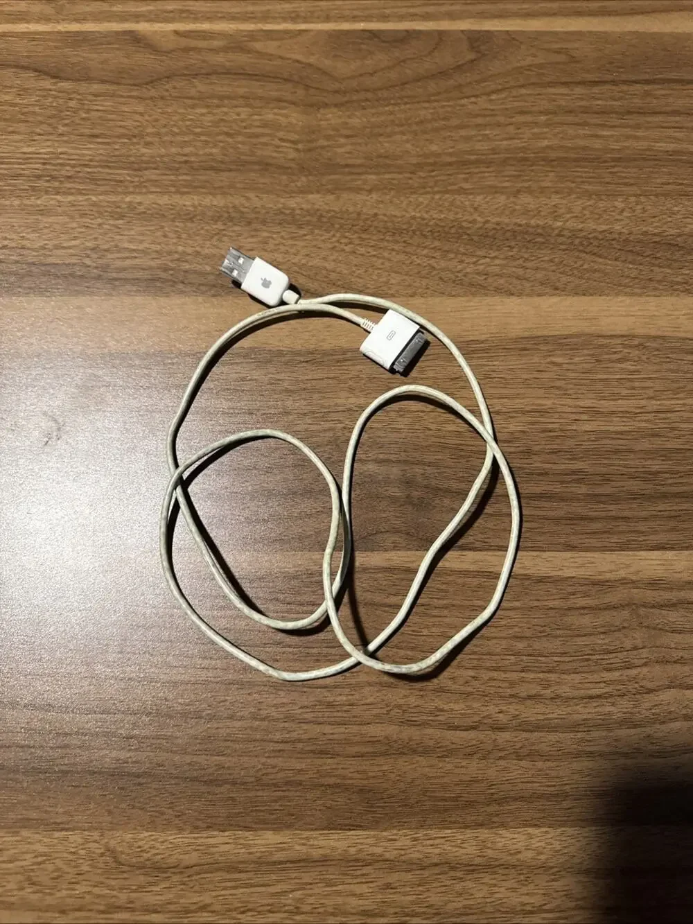 Apple MA591G/C 30-pin to USB Cable